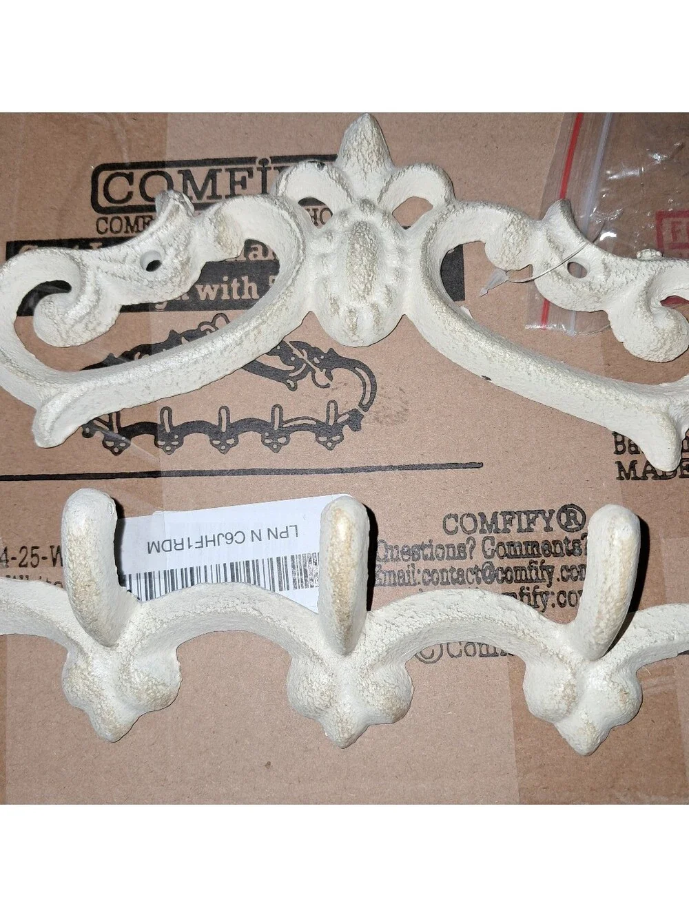 NWT 5-Hook Cast Iron French Country Wall Hanging Coat Rack In Distressed Cream